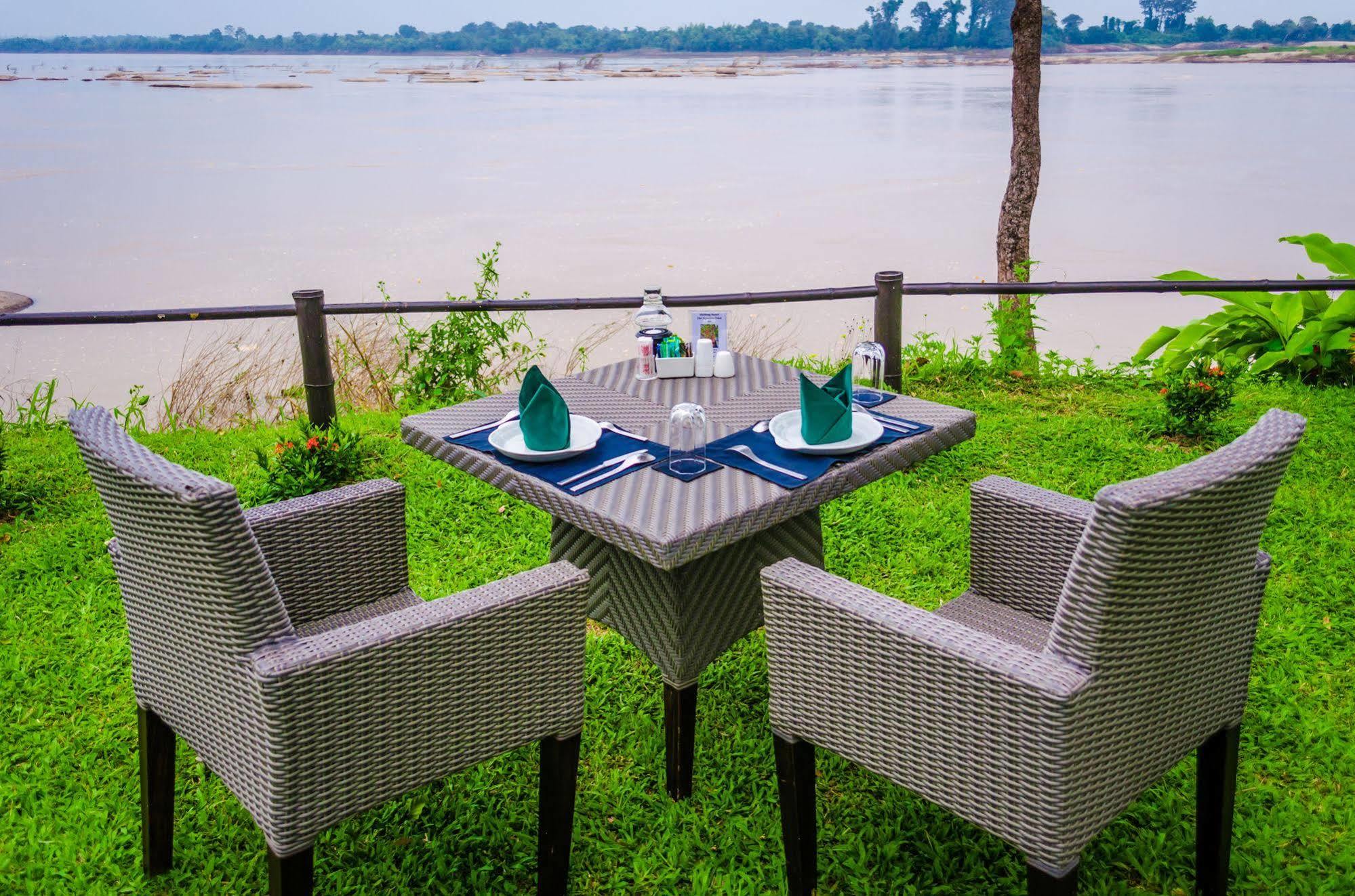 The River Resort Тямпасак Екстер'єр фото